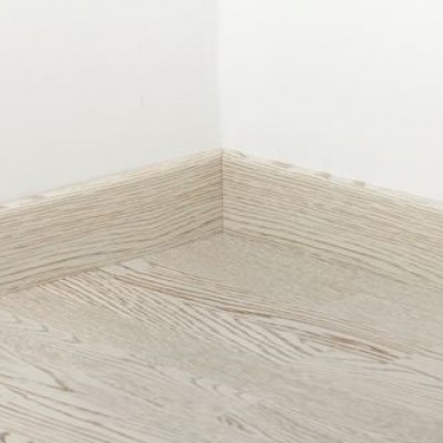 Плинтус Tarkett Skirting P White Wedding 80X20X2400